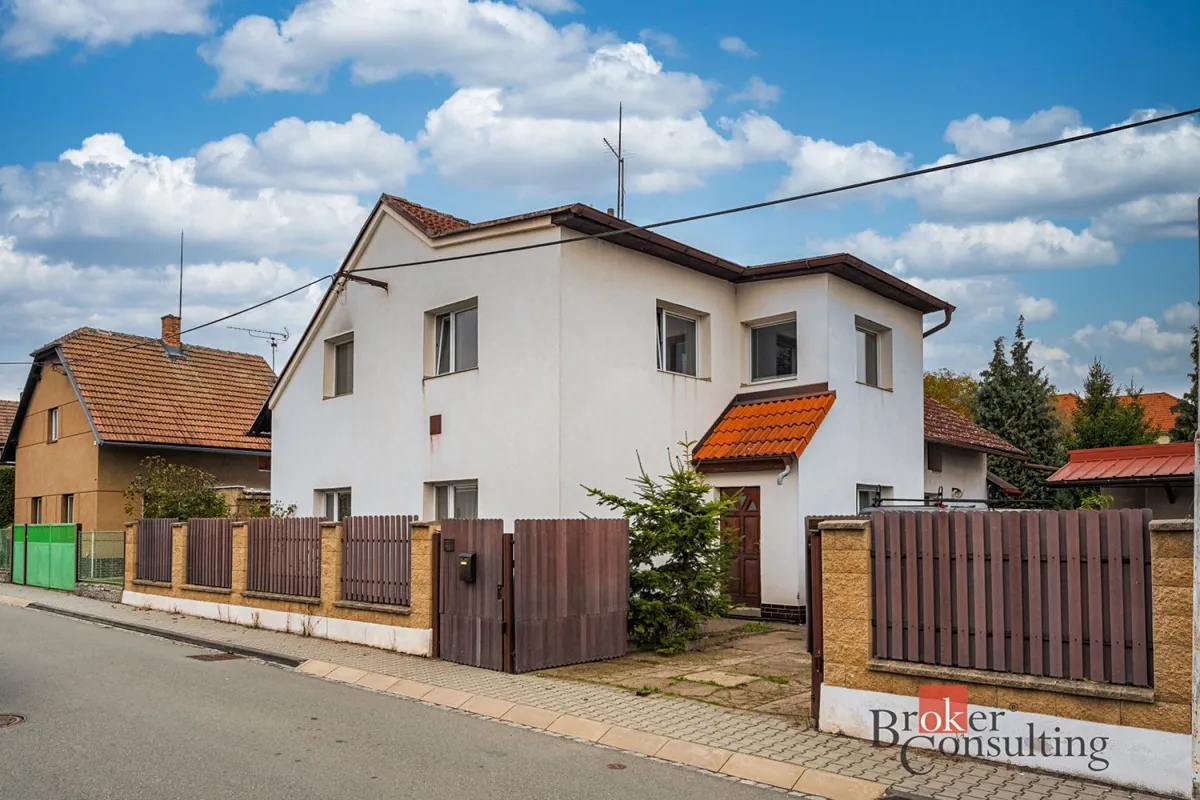 Prodej rodinného domu 195 m², pozemek 1560 m²